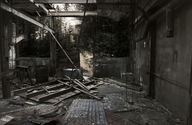 The roof on the floor 1/15